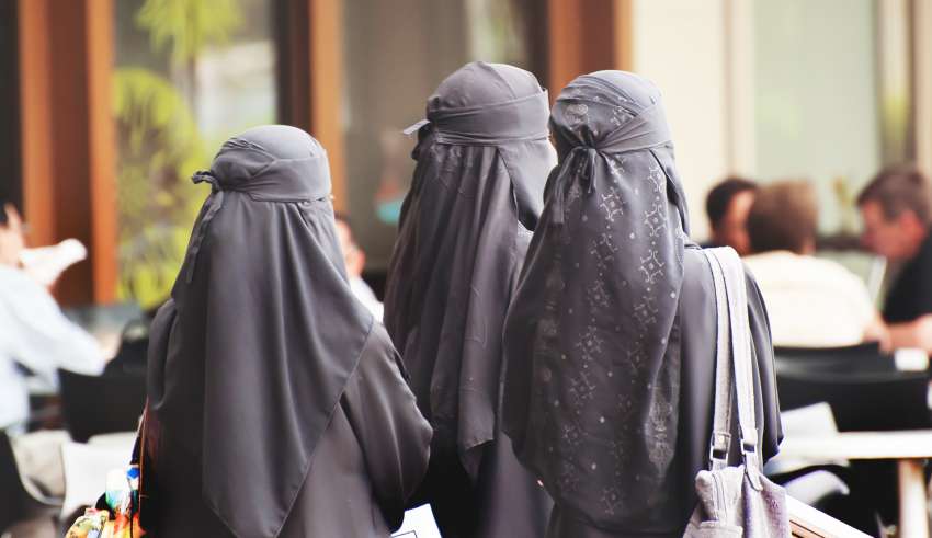 Why Do Western Muslim Women Wear The Hijab?