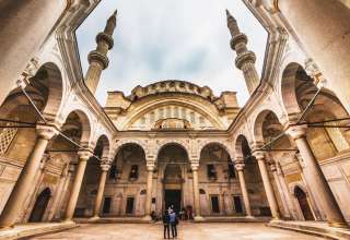 inside-mosque-bring-peace